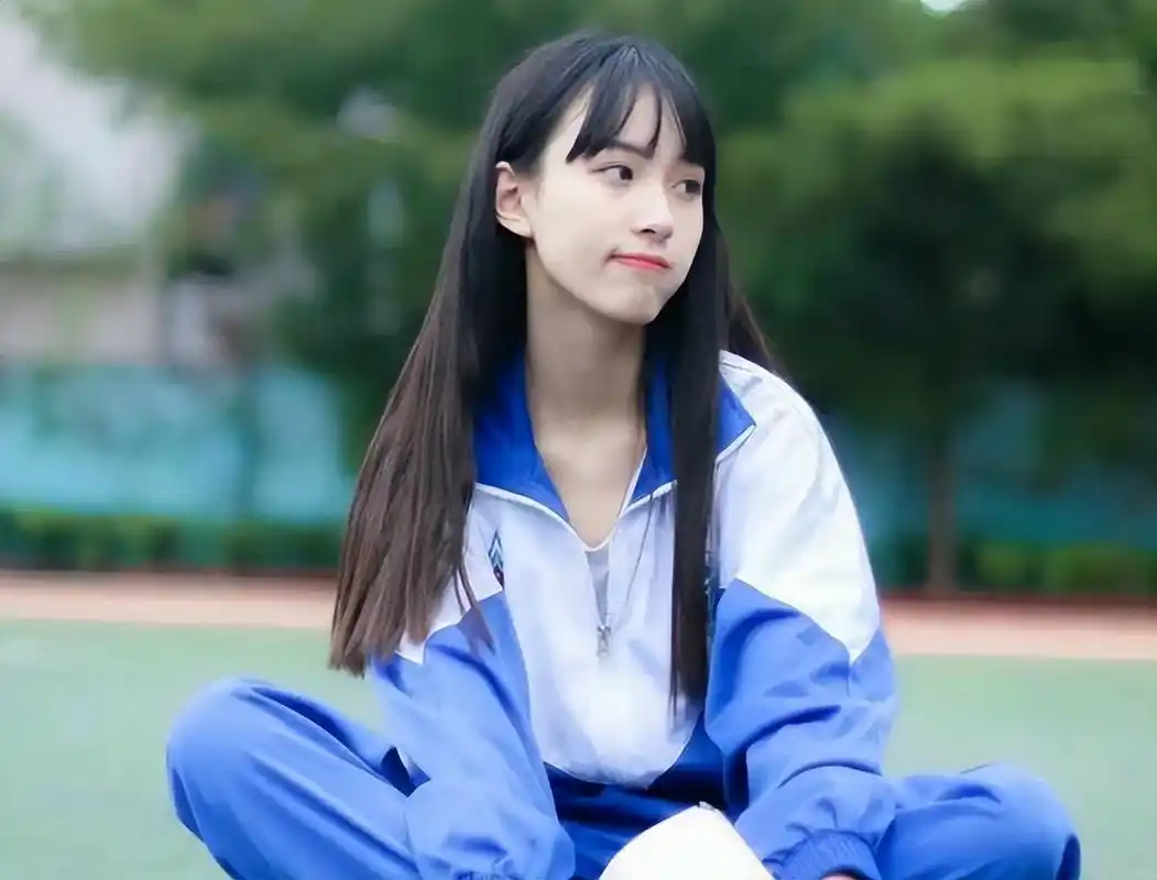 青春期早恋女孩的前兆,不一定是爱打扮,从这些问题可以看出端倪