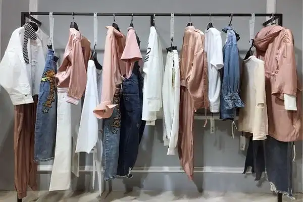 中老年人夏装品牌女装8220女装旗舰店女装批发店的经验