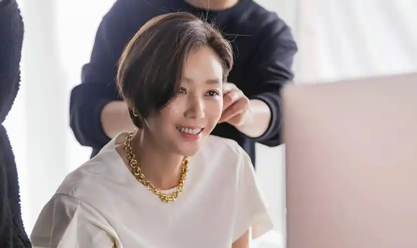 原创韩国最美妈妈金成玲