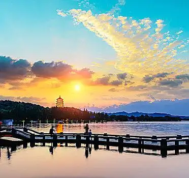 美丽的杭州西湖风光日落时分美丽的杭州西湖风光日落时分西湖雷峰塔