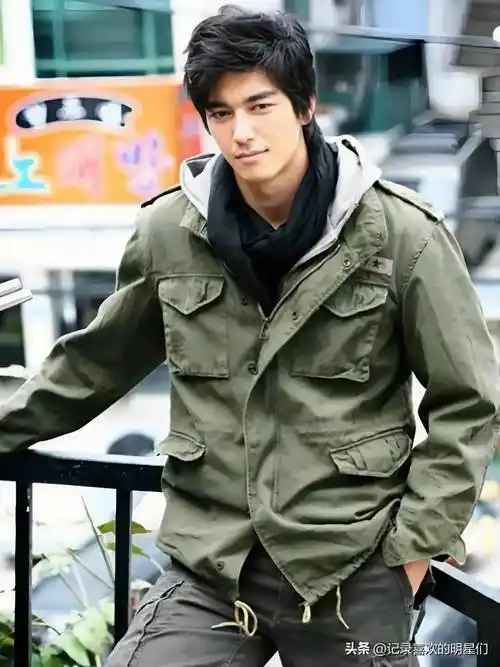 丹尼斯吴国际混血儿,简直是绝绝子啊,太帅了吧!_身材_气质_行走