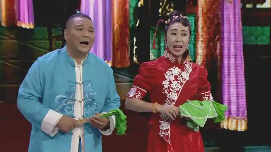 相阳唱二人转35年,八岁红8岁登台,夫妻唱的真不一般!