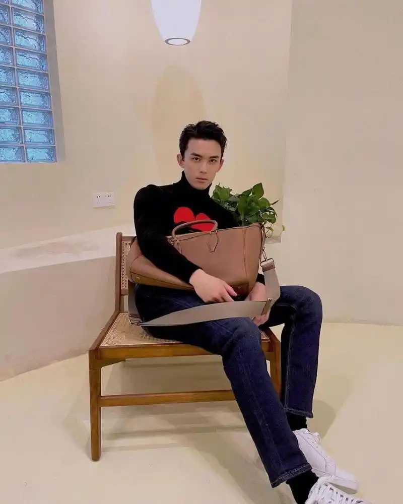 吴磊生活穿搭合集 少年感十足的081 看星汉灿烂真的很上头～081太蛊了