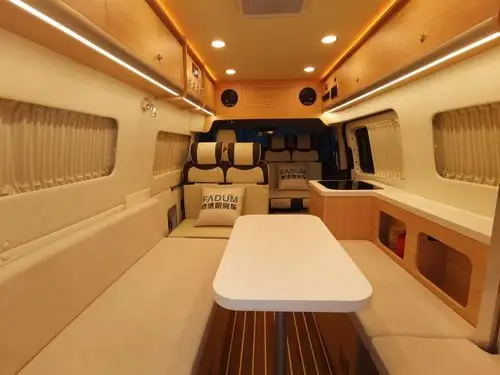 20万级的b型房车,国内首款可变形多种布局的房车来了_腾讯新闻