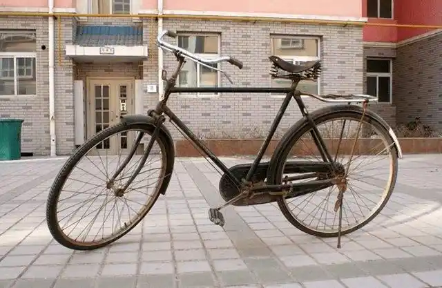 自行车曾是中国人最重要的交通工具之一,无论你是70后还是90后,记忆中