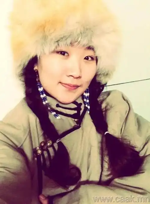 美丽的蒙古女孩漂亮的蒙古服饰