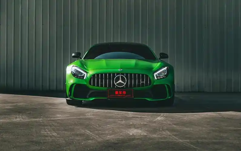 奔驰绿魔amg gt r 目前二级市场这个价位还有保时捷99