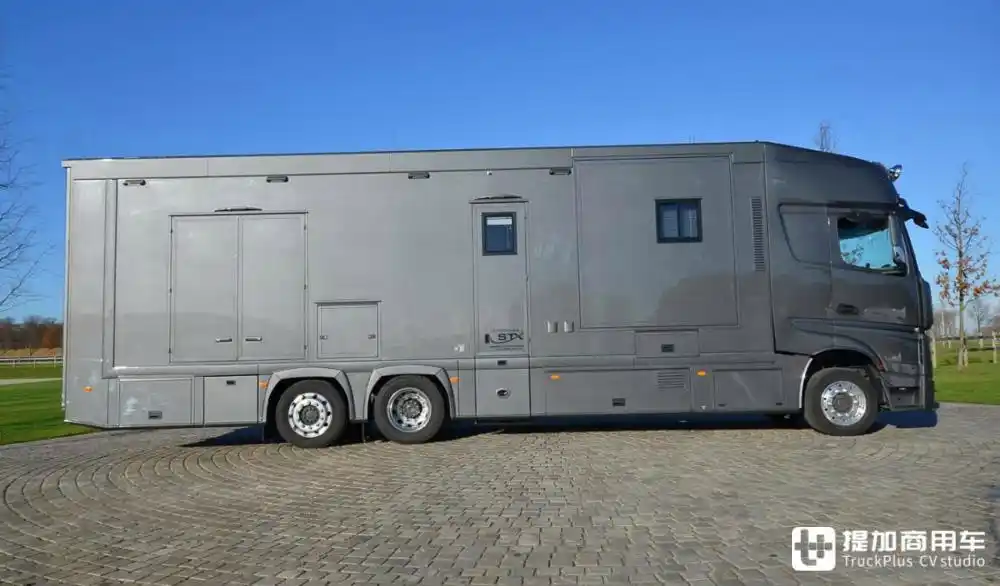 将超跑和房车合二为一,这台奔驰actros轿运房车,是男人都会心动