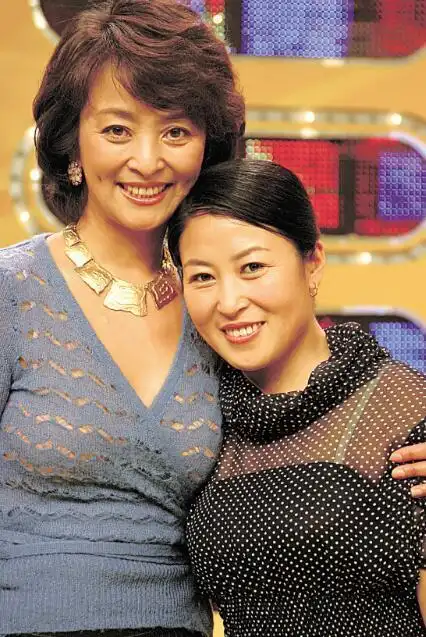 两任丈夫都是外国人,一个日本一个美国,李勤勤:外国人简单!