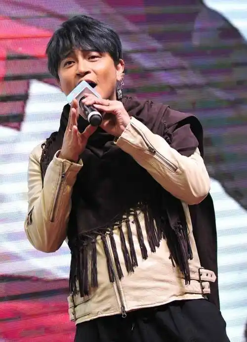 红极一时的小虎队成员,陈志朋如今商演无人问津,实在太尴尬