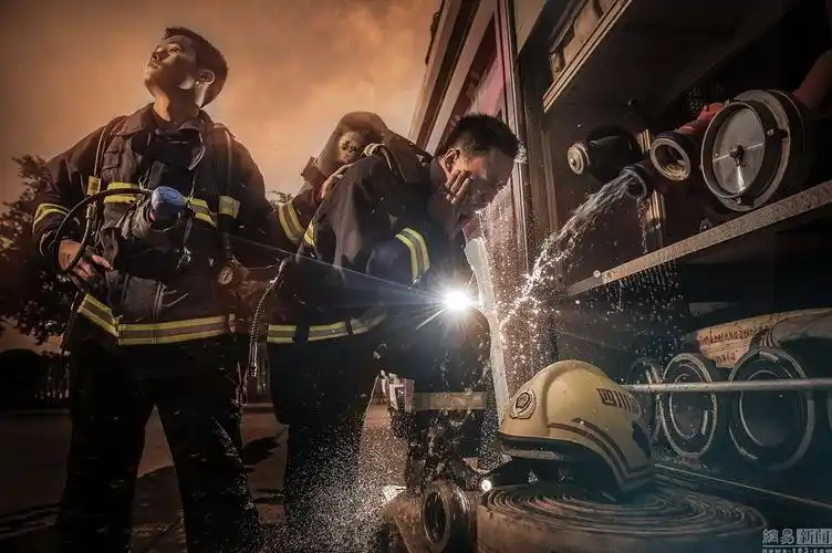 上海云梯消防车的图片_云梯消防车图片_消防云梯 站