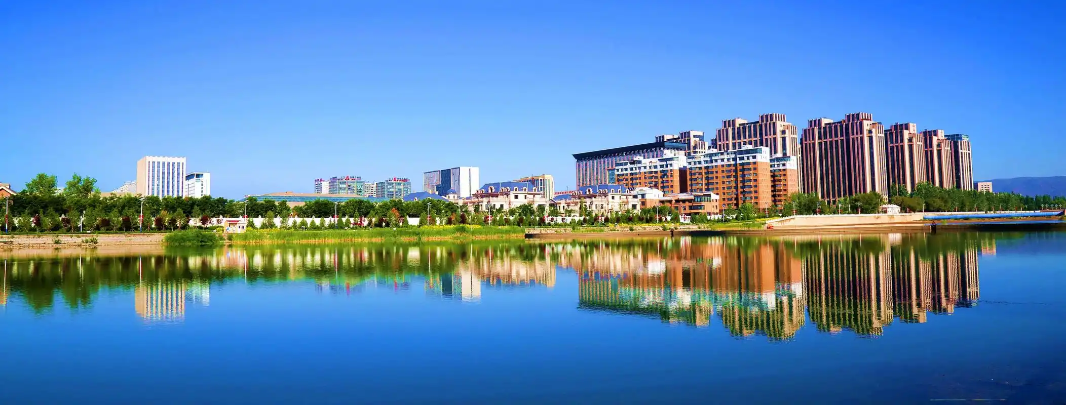 草原上美丽城市呼和浩特之一