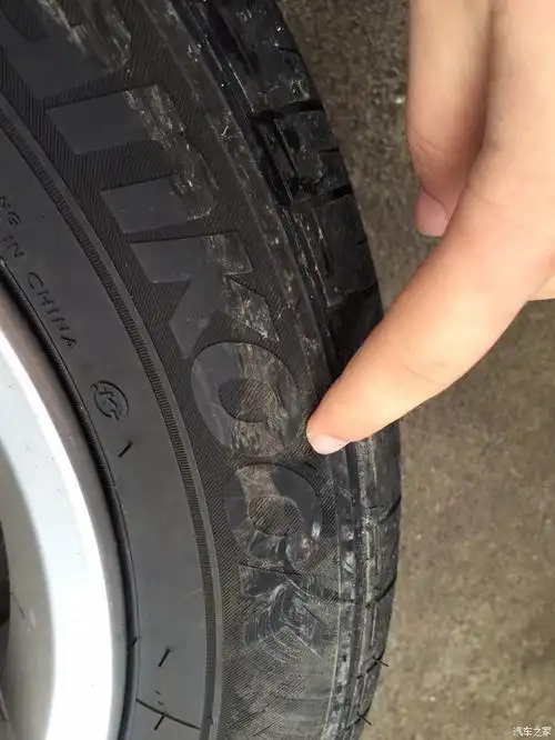 【图】韩泰破轮胎 求救_高尔夫论坛_汽车之家论坛