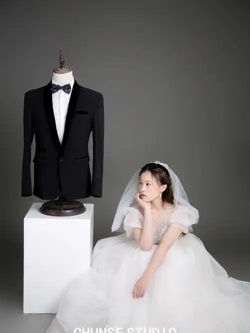 一个人的婚纱照氛围感拉满6767