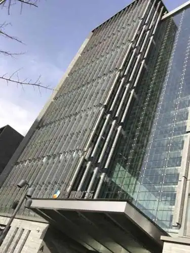 中粮置地广场-"中粮置地广场位于安定门外大街,临近地坛公.