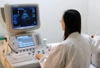 p>肝脏b超是指用b超检查肝脏的一种医疗诊断手段,b超即b型超声波.