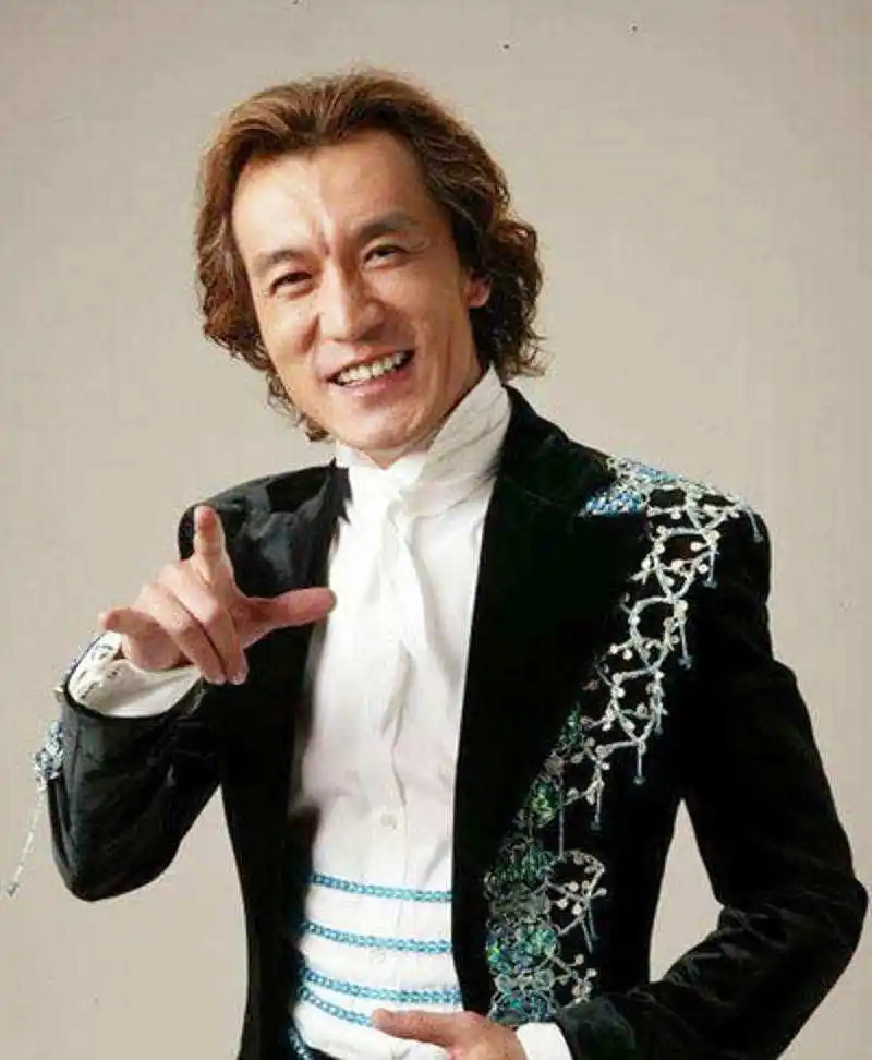 《2016好声音》节目组宣布,中国著名主持人李咏成为《2016好声音》的