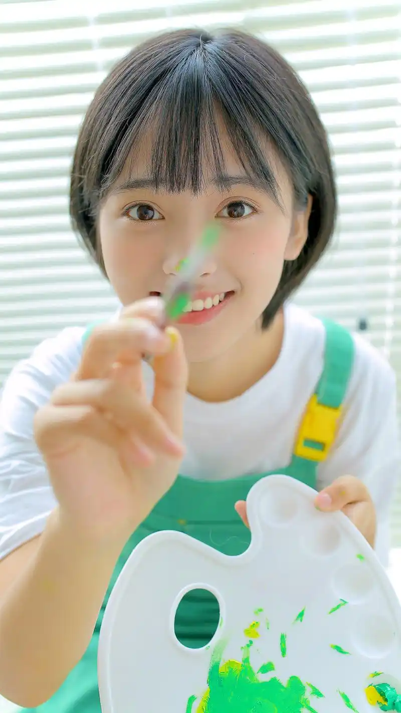 小清新短发清纯美女高清写真手机壁纸图片