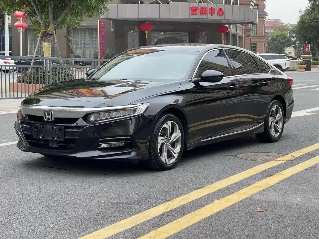 最新到店 18年18款本田十代雅阁260turbo旗舰版 最顶配,194匹马力 360