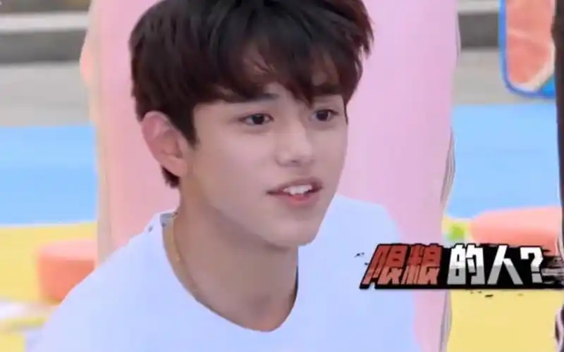 【奔跑吧】黄旭熙你的港普真的不要太离谱了宋雨琦都要整崩溃了!