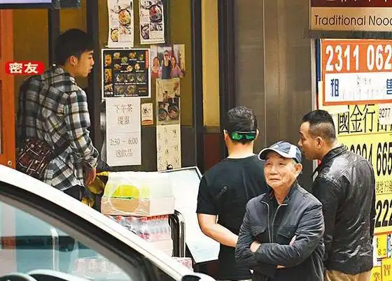 林保怡带肌肉嫩男回家 26年同性生活曝光(图)