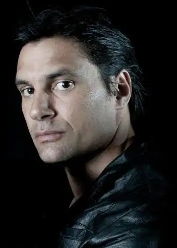 马努·贝内特 manu bennett的图片