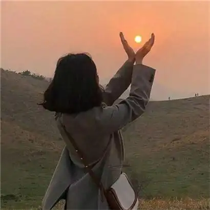 唯美安静背影头像女生意境图片