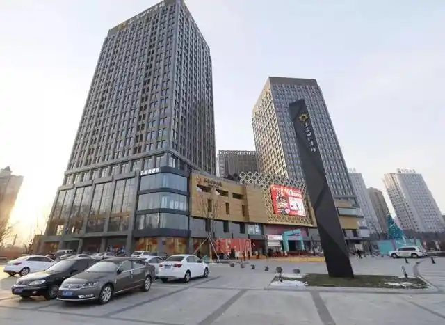 这个情人节,我们一起嗨～来到万豪世纪广场除了一场精彩的情歌会就在