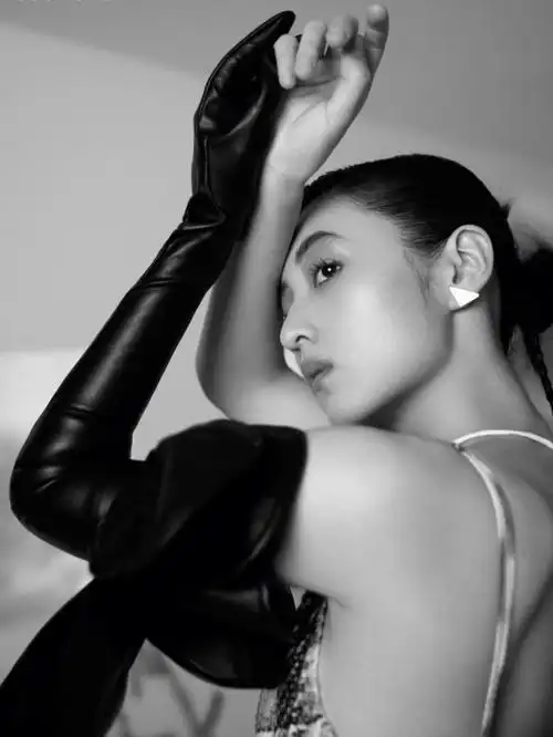 张子枫cosmohits十二月刊