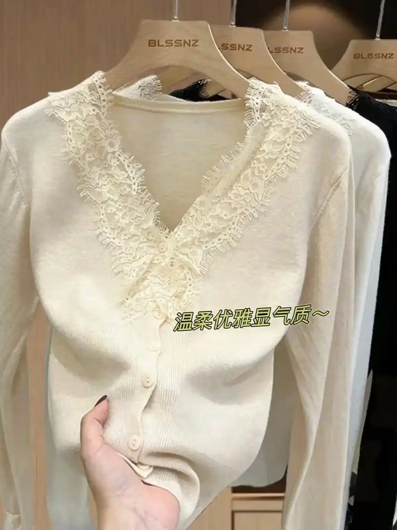v领蕾丝针织开衫秋冬温柔纯欲穿搭.