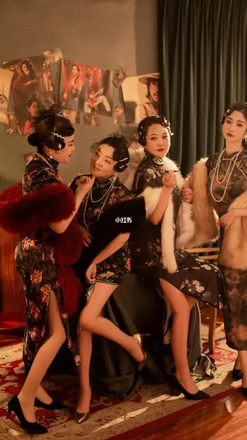 三位数拍的四套闺蜜写真南京旗袍汉服婚纱照