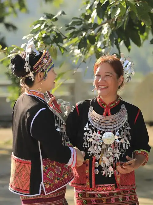 女儿美一一黎族出嫁女儿回娘家活动记实