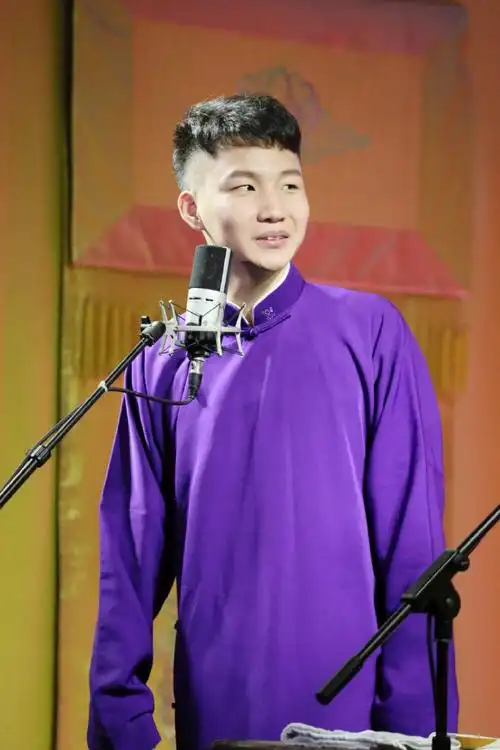 刘筱亭.crwb.小昕不是小星星抱图前看看简介