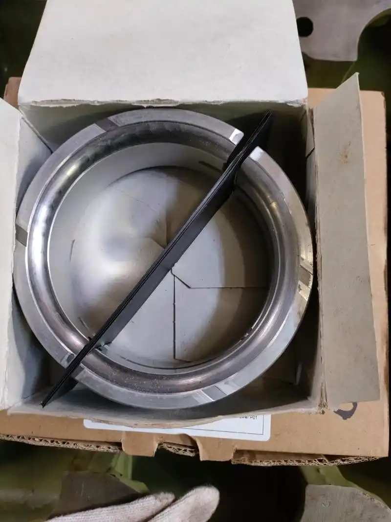 道依茨曼海姆tbd616v12船机维修.更换曼海姆活塞组件 瓦.