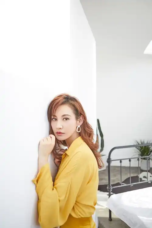 《活佛济公》等多部影视作品的杨雪采访中表示:演员在整个产业里质乔