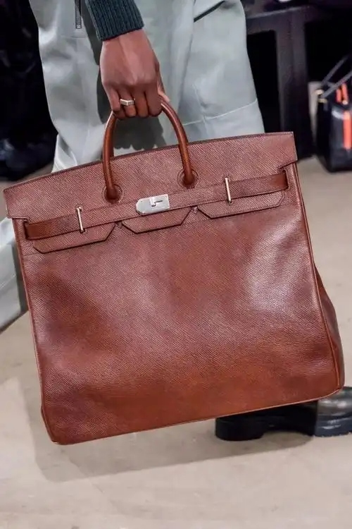 喜欢爱马仕的男生,好像和想象中不太一样.