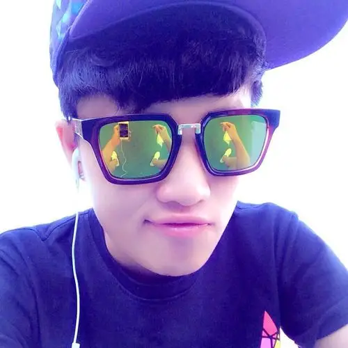 2万粉丝 悬总管 7.2万粉丝 炎黄蜀黍 96.9万粉丝 明月庄主moon 57.