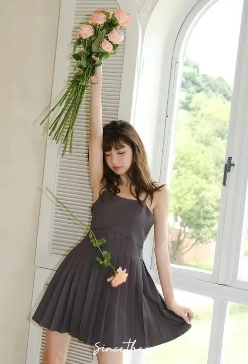 大胸女生怎么穿搭才不显胖17款适合胸大女生的秋天穿搭指南