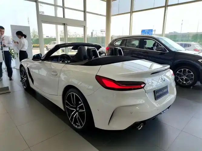 跑车范儿十足 实拍宝马z4最低配 敞篷是精髓|小号撩车-独家资讯-汽势