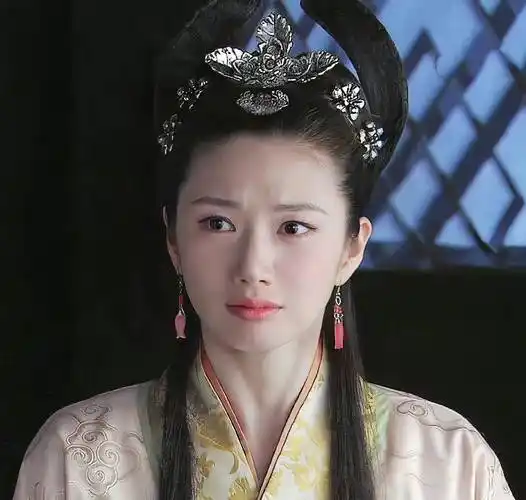 袁然:《神探狄仁杰》最美女主,早年还是央视最可爱的小楔子