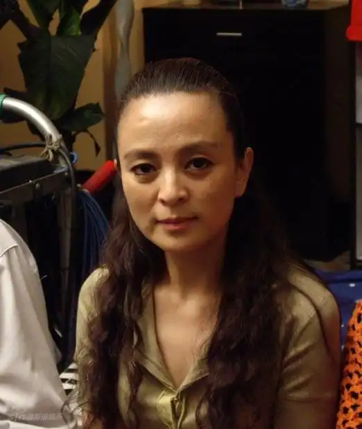 图文中国女法官制片人东方闻樱