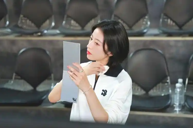 周雨彤 x 梁友安 | 电脑壁纸