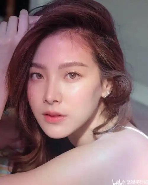 原创泰国女明星baifern吕爱惠因子宫囊肿而计划冻卵泰剧金色光芒下