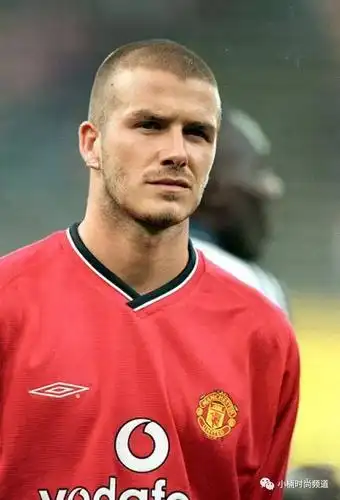 贝克汉姆最新夏日平头造型在ig曝光,当年的贝帅回来了!