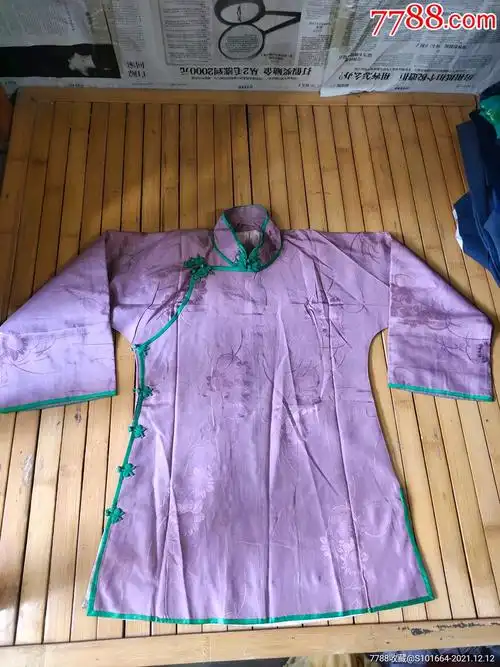 民国少女丝绸大襟衣