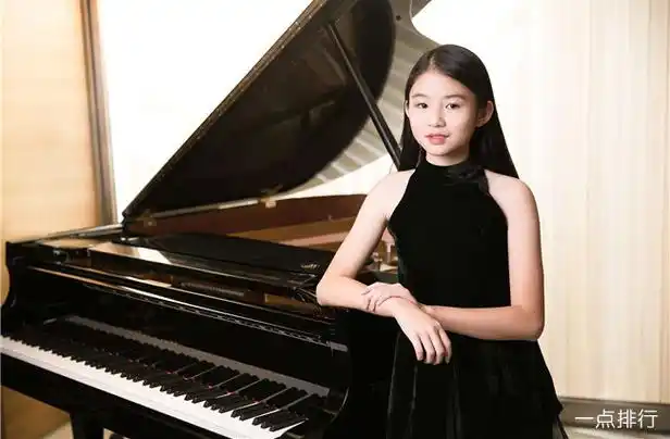 钢琴是一门很高雅的艺术,如果女生会弹一首好曲子,绝对会增加自身的