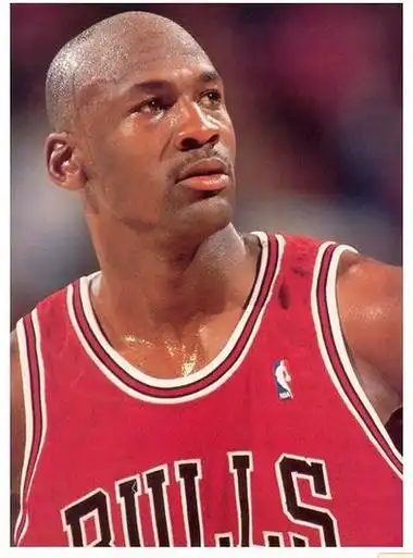 乔丹的十大荣誉 90乔丹的十大记录  乔丹是篮球历史上最伟大的球员