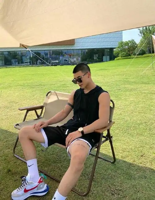 184cm身高大长腿,外形酷帅的奶油体育生,青春阳光尽显男人魅力