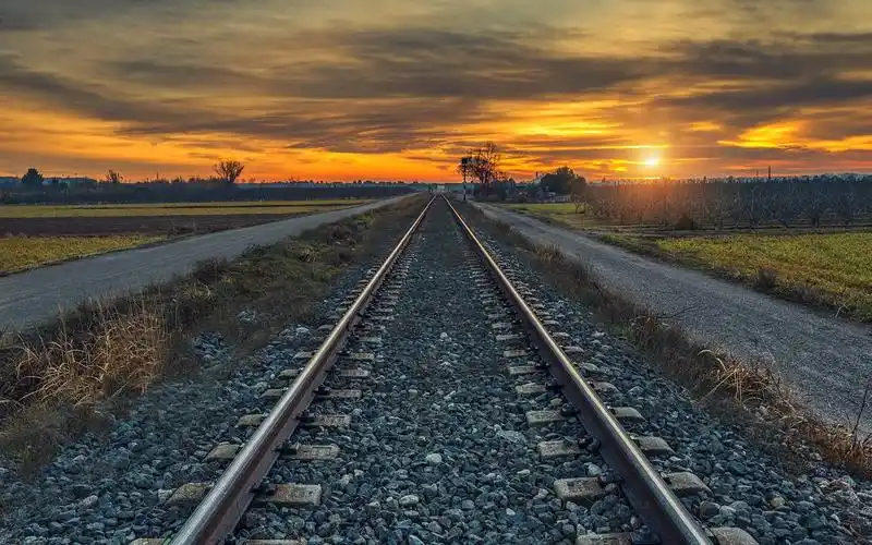 首页 旅游与世界 铁路,日落 壁纸 当前尺寸:1920x1200,你可以点击图片