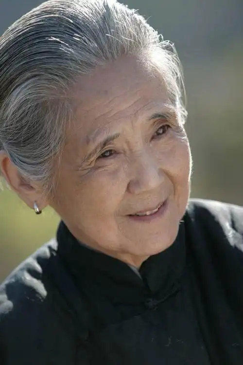 最让人落泪的母亲 电视剧《守望幸福》中的母亲 扮演者:鲁园